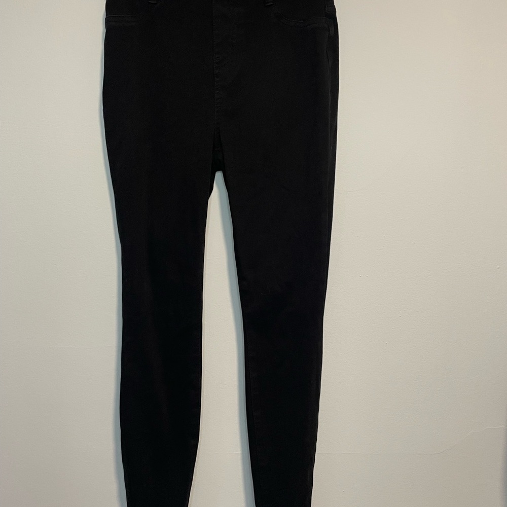 Women's Black Skinny Jeans